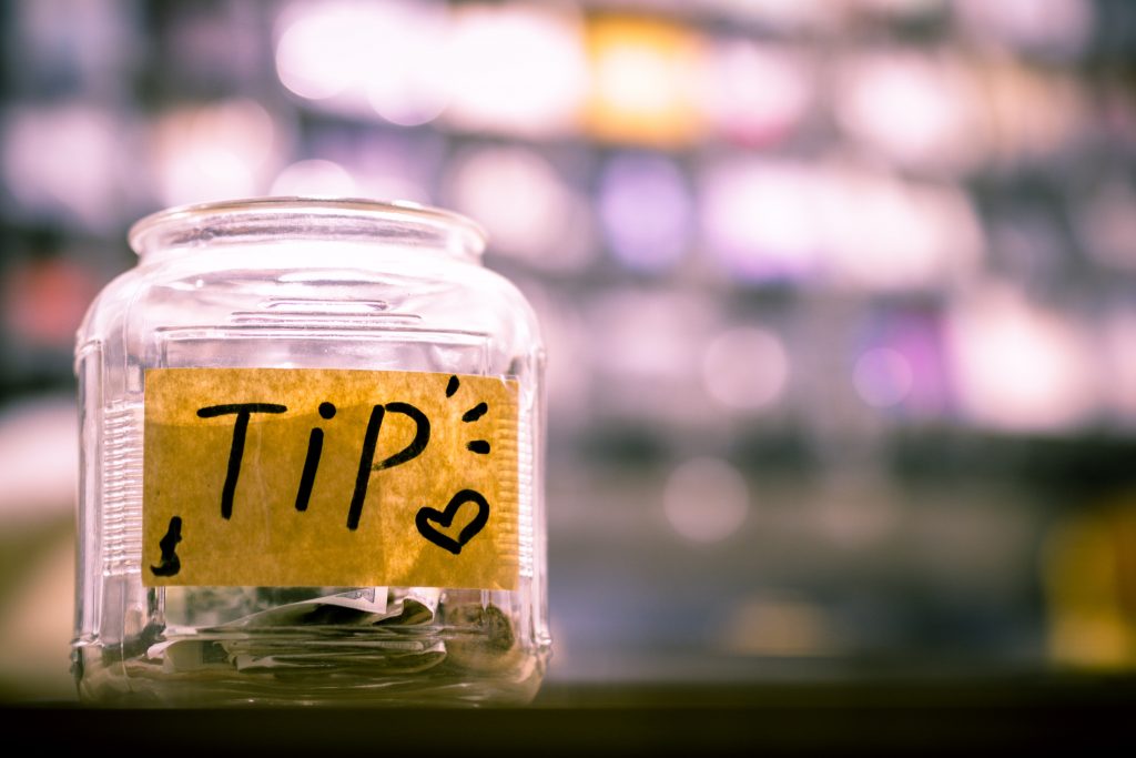 How much do you tip a locksmith?